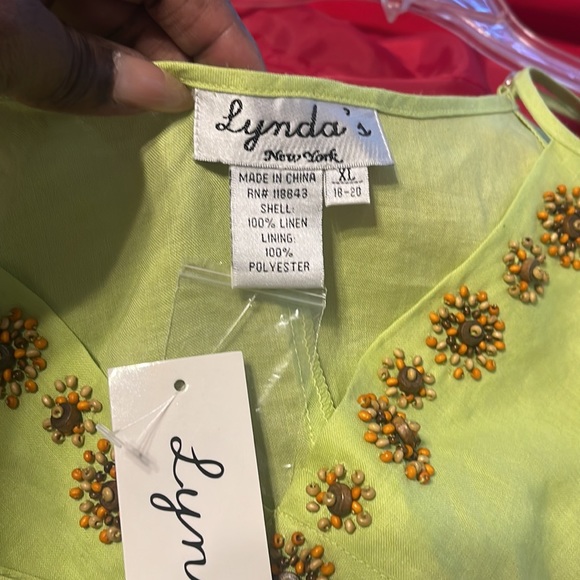 Lynda’s New York Linen Skirt Set - Picture 5 of 7